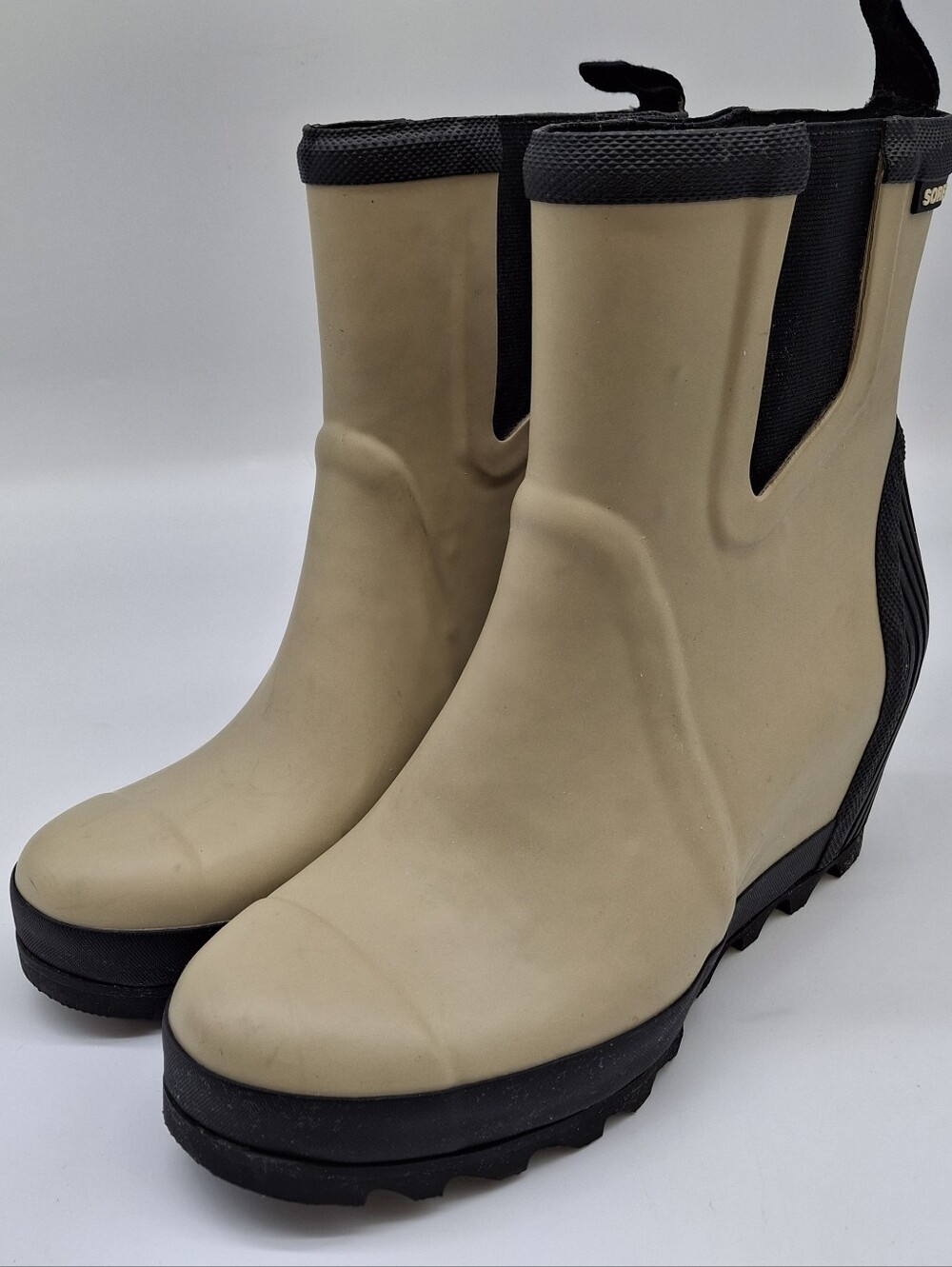 Sorel Joan Rain Wedge Chelsea Boots Beach Sea Salt Black 10